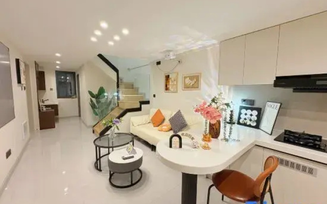 Youjia Selected Homestay (Central City Rainbow International)