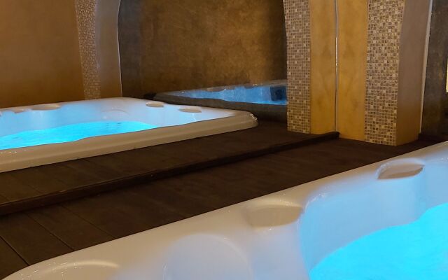 Alexakis Hotel & Spa