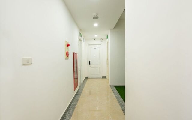 OYO 348 Suji Hotel