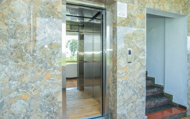 OYO Flagship 16626 Rajkamal Stay Inn Airport Road