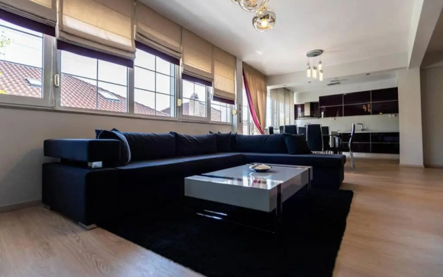 A Stylish Apartment In The Center Of Kastoria