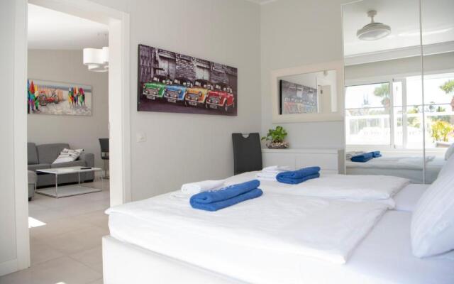 Luxury apartment in Island Village