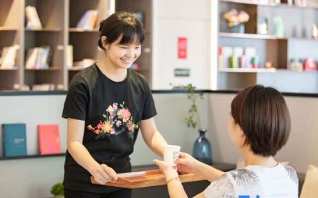 Atour Hotel (Guangzhou Huadu Square Metro Station，Shuguang Avenue)