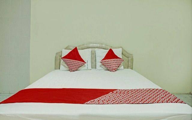 OYO 93105 Hotel Sodikin