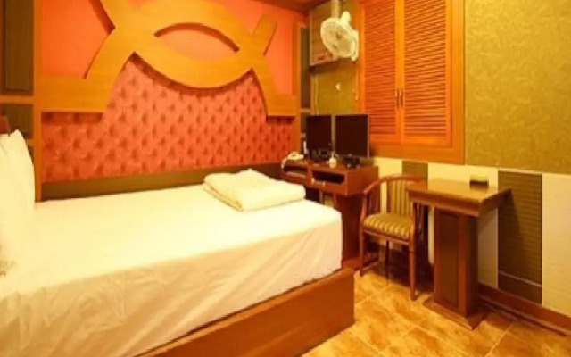 Sky Motel