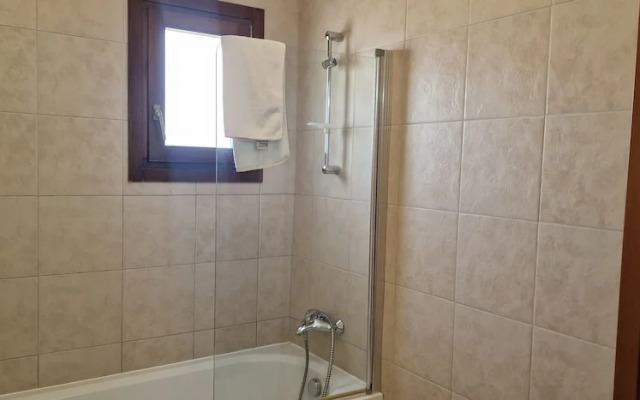 Aa02 Adjacent to Aphrodite Hills- Communal Pool, Garden