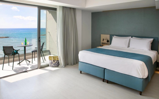 Mercure Larnaca Beach Resort