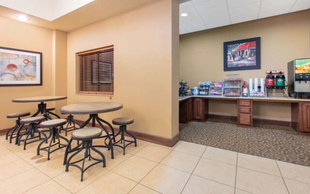 Spark by Hilton Longview