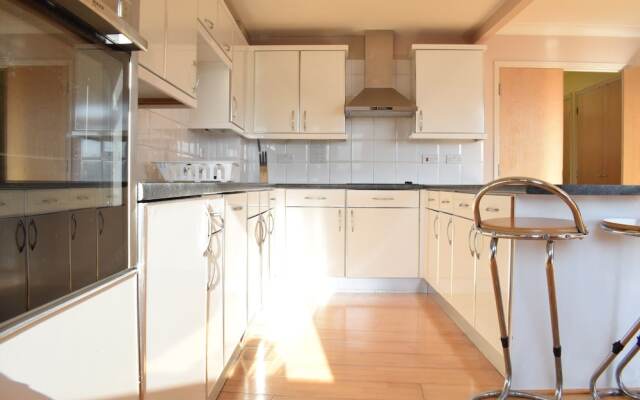 Canary Wharf 2 Bedroom Flat