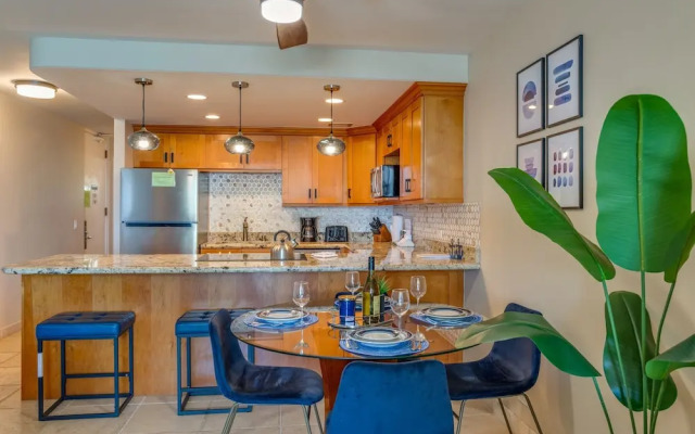 Kahana Reef 216 by RedAwning