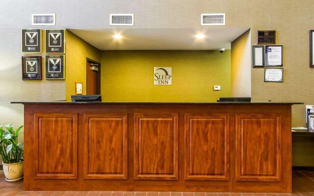 Sleep Inn & Suites Pleasant Hill - Des Moines