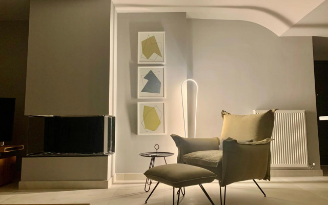 Fab New Flat in Central Athens w/ Acropolis Views