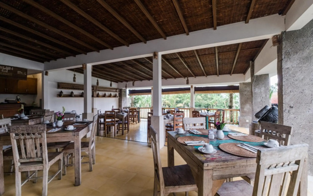 Alam Puisi Villa