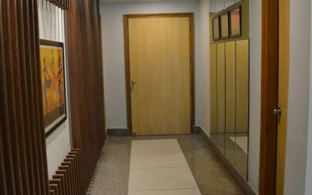 Four Leaf Service Suites