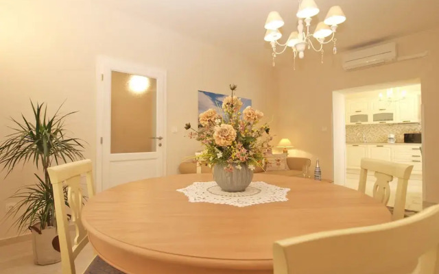 Apartment 1654