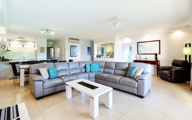 Poinciana 101 3 Bedroom Renovated Spacious 3 Bedroom Central Location