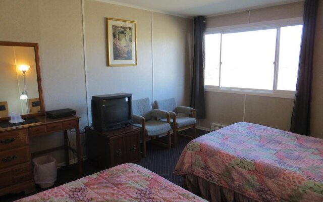 Peterboro Express Inn