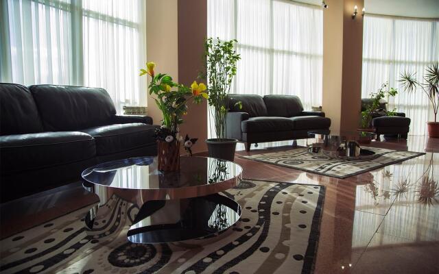 Mandarin Hotel & Fitness Center