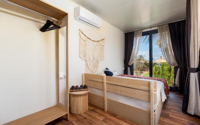 Anda Beach Bistro & Rooms