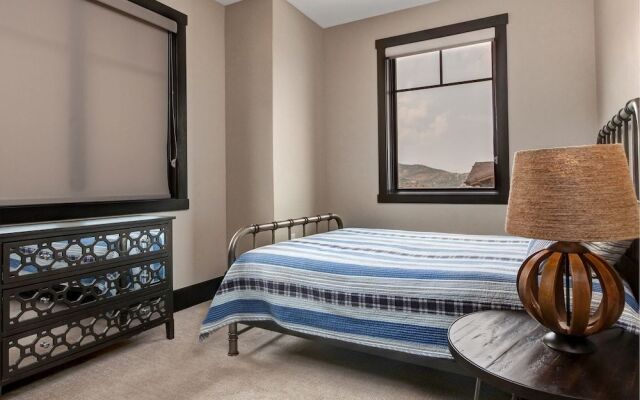 3780 Blackstone Drive Townhouse by RedAwning