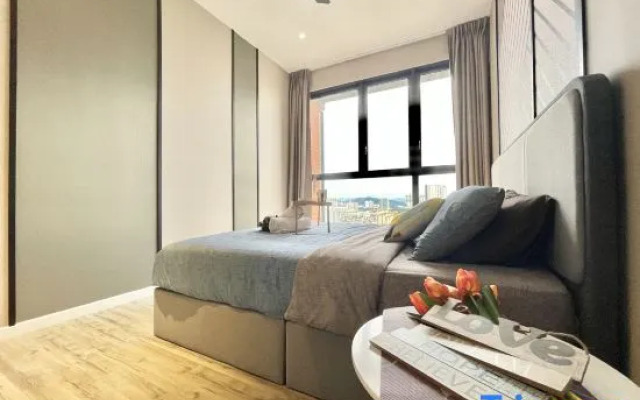 Cozy2B2B Apt 5km to Mid Valley｜Wifi｜TVbox｜Inf Pool