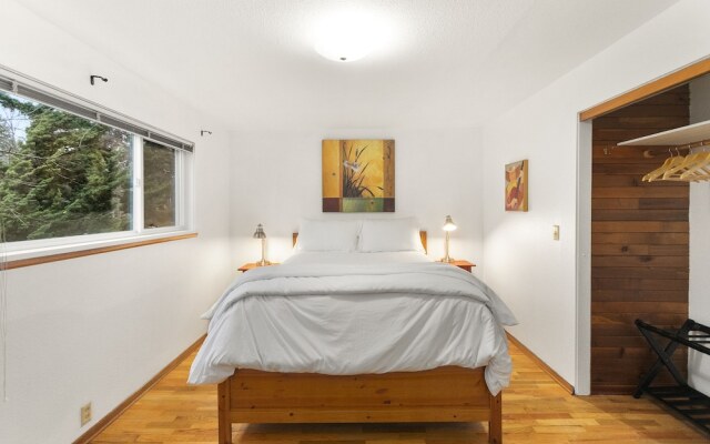 Hillside on North Queen Anne