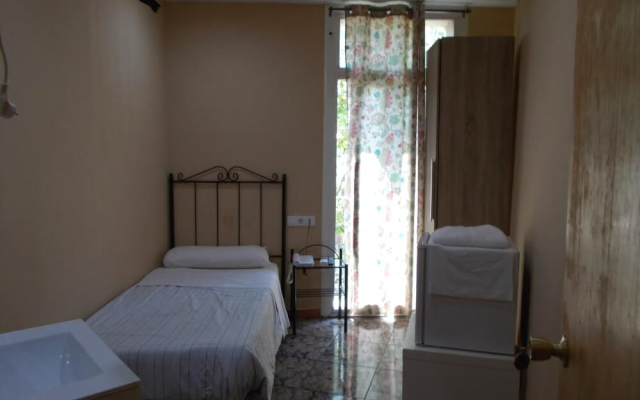 Hostal Nou Raval