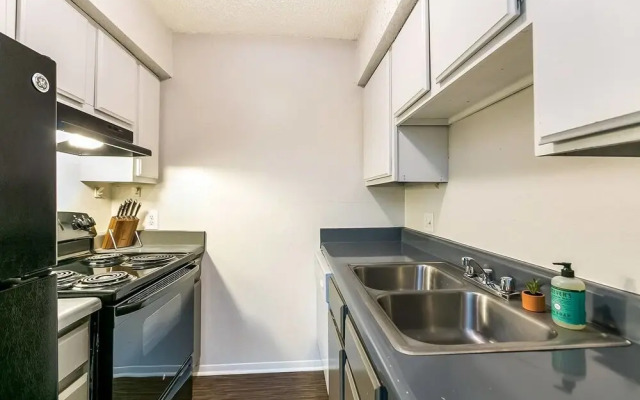 LSU Suite + Amenitized Building
