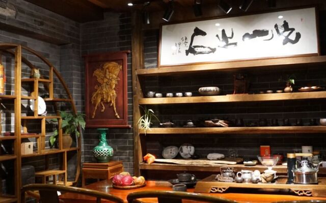 Lijiang Jinjia Cloud Window Inn