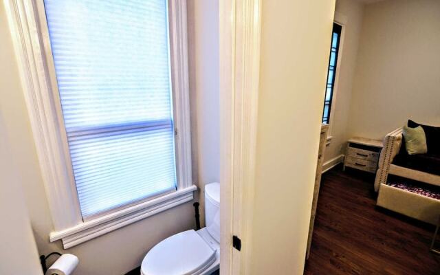 Massive Foggy Bottom Townhouse #1084 3 Bedrooms 2.5 Bathrooms Apts