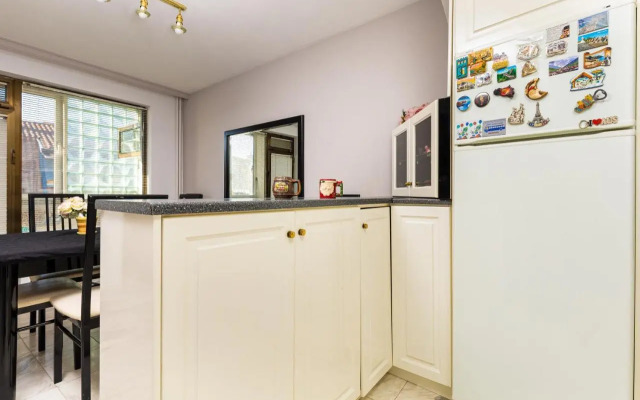 Spacious 2-Bedroom Maisonette in City Centre