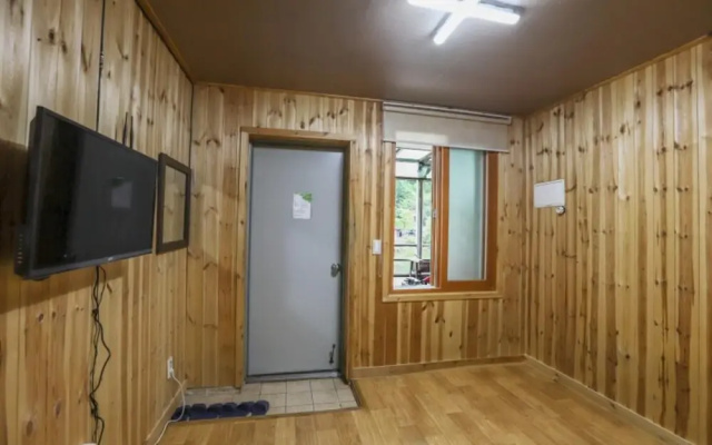 Cheongpyeonggyegok Bangju Pension