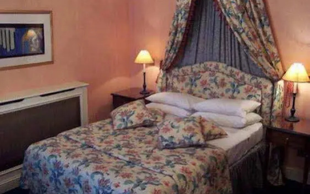 The Gallery Hotel