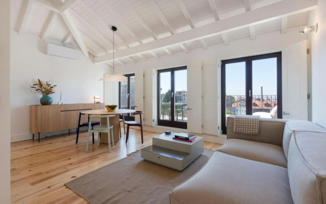 Boavista Penthouse w/ 2 Balconies & AC by LovelyStay