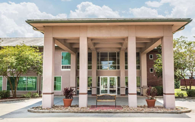 Ramada Luling