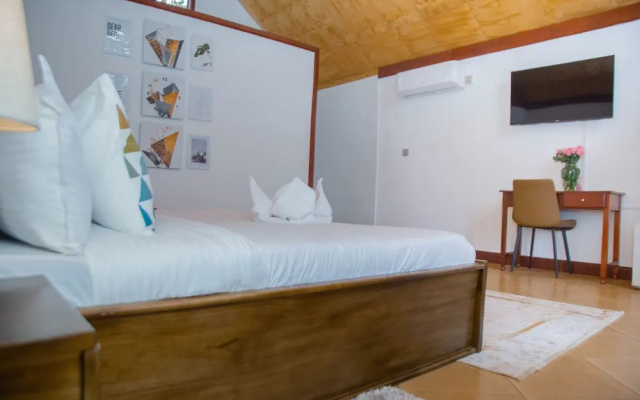 Shose Farmhouse Chalets & Campsite