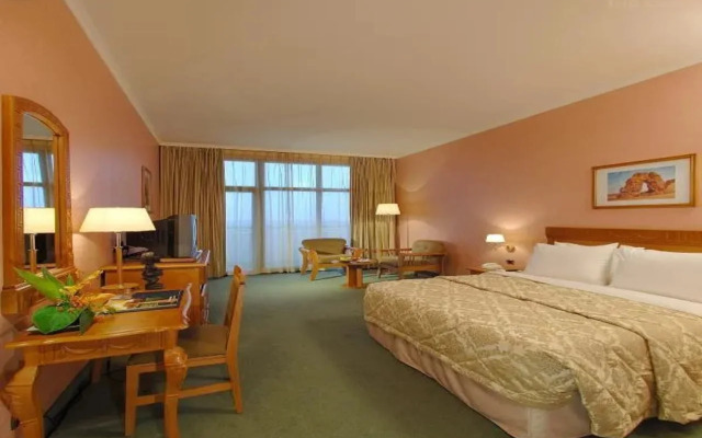 Ledger Plaza Hotel