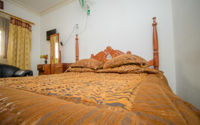 Collin Hotel