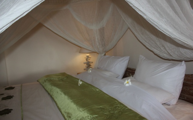 Joglo on the Beach – Guest Rooms – Kaliasem