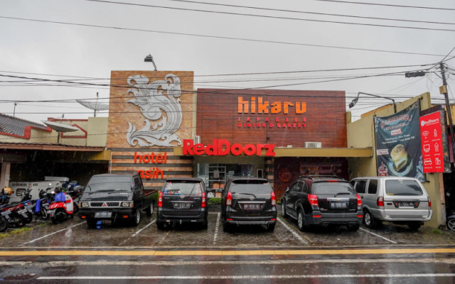 RedDoorz Plus @ Hotel Asih UNY
