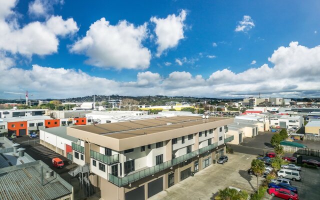 Central Manukau Hideaway