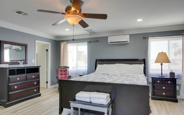 Ultimate Phoenix Group Getaway: Patio + Pool!