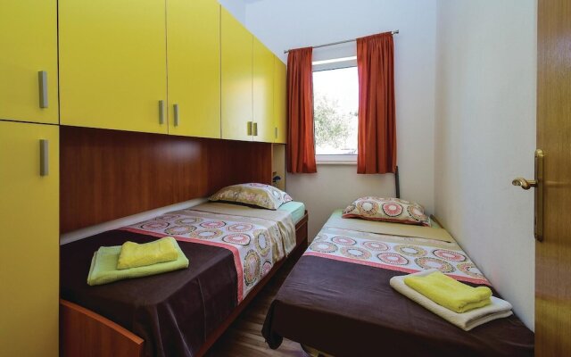 Stunning Home in Brodarica With Wifi and 2 Bedrooms