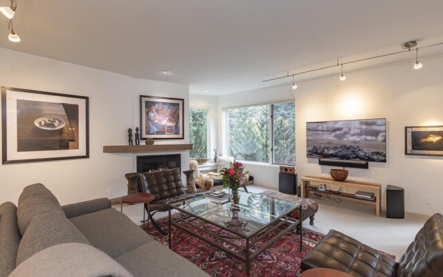 River's Edge Retreat by Exceptional Stays