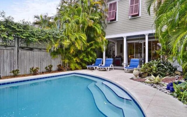 Amelia Home by Avantstay In Historic Old Town w/ Pool