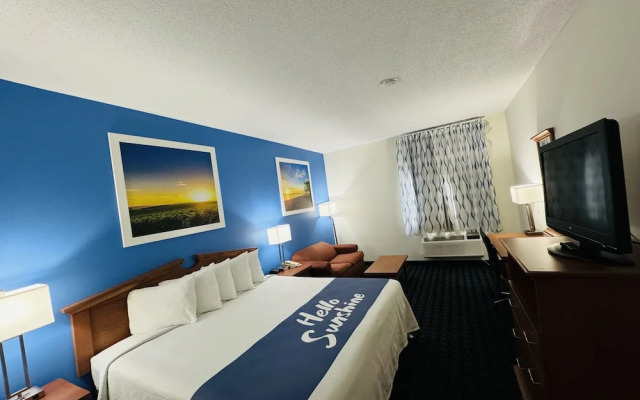 Days Inn & Suites Cambridge