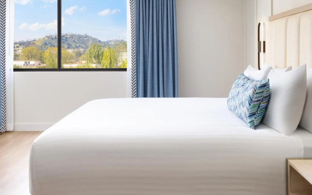 The Anza - A Calabasas Hotel