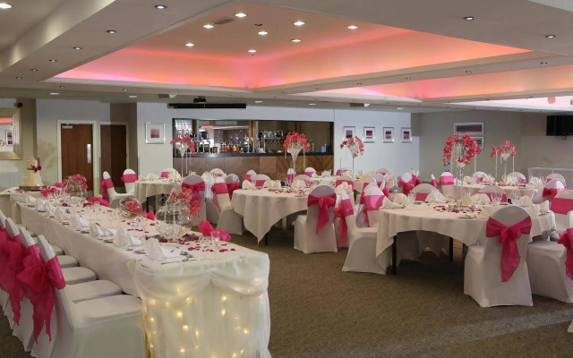 Holiday Inn Manchester - Oldham by IHG
