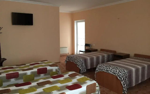 V Krasnoy Polyane Hostel