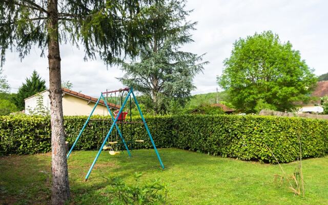 Beautiful Holiday Home in Espere with Swimming Pool